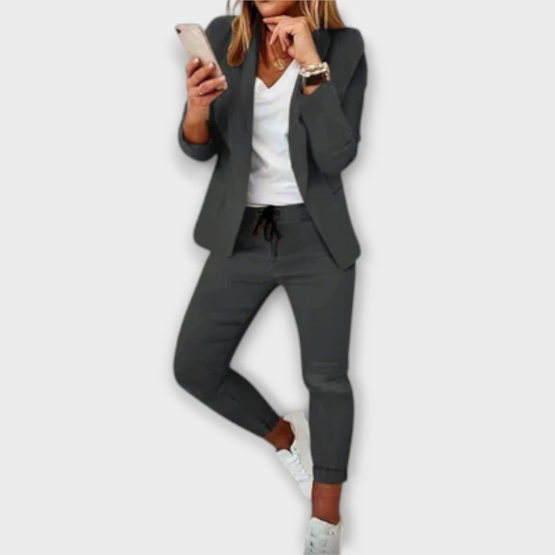 Annie | Elegant Blazer Set.