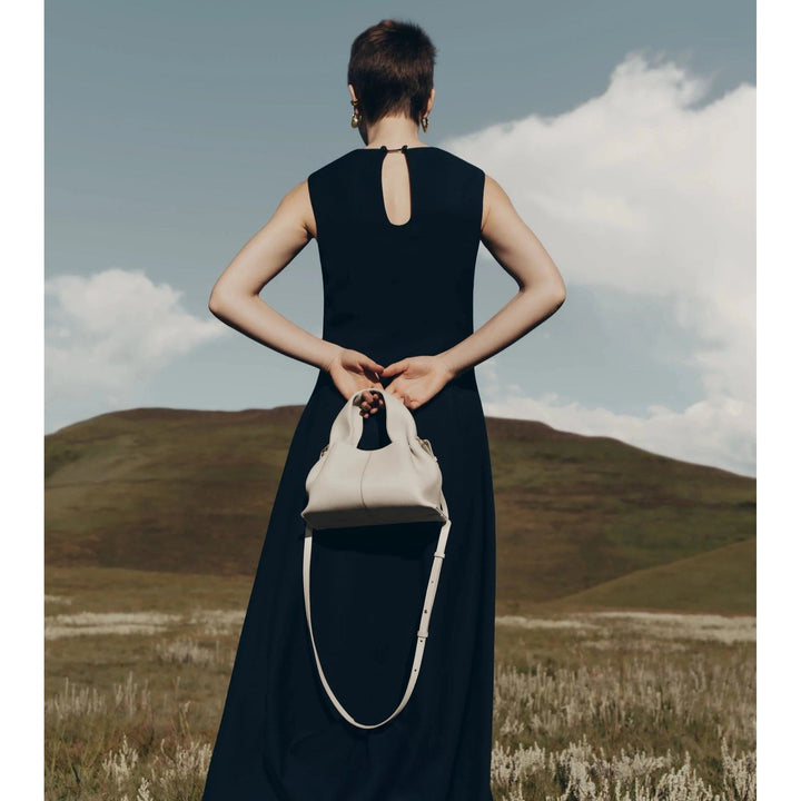 Annie | Stylish Travel Companion