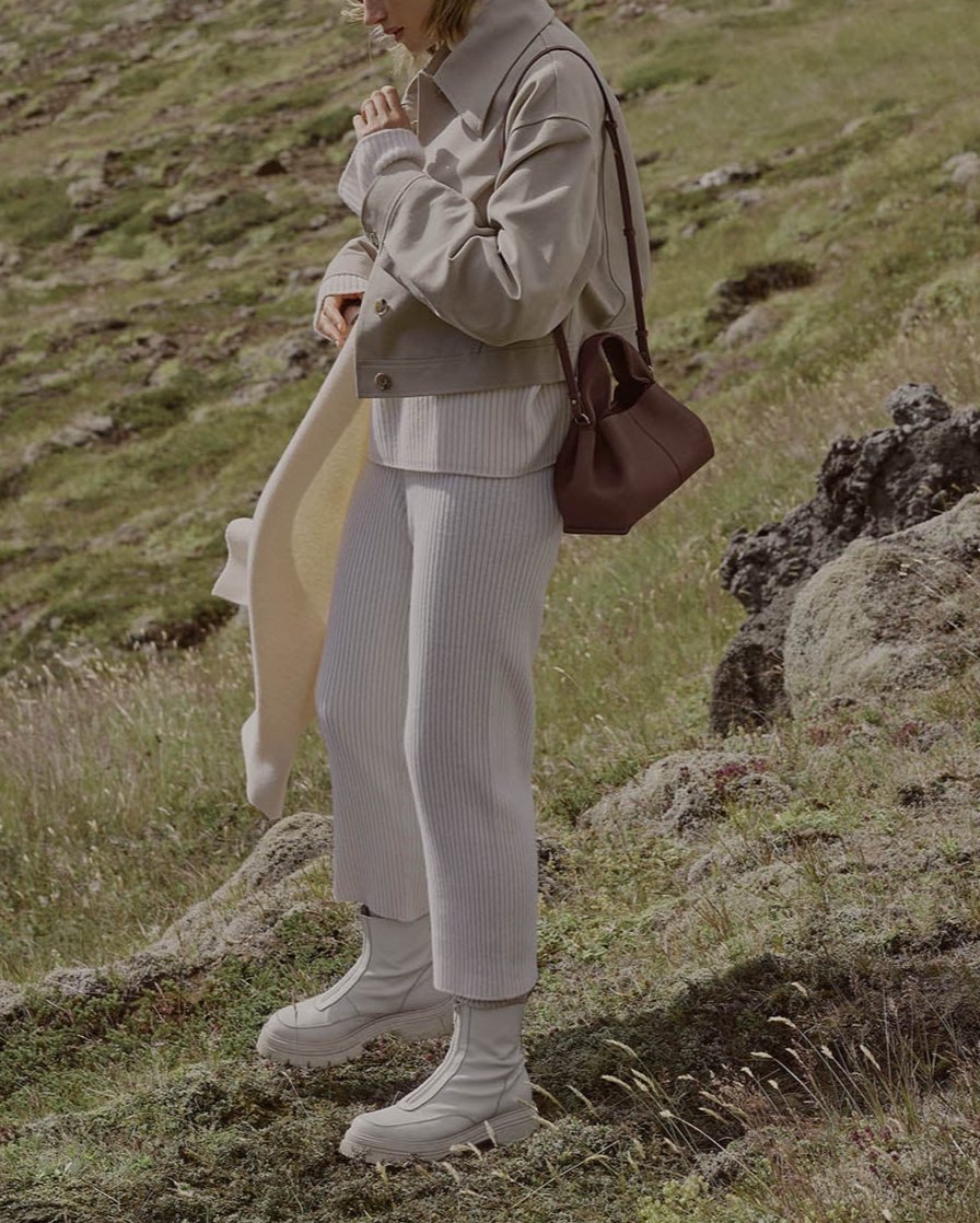 Annie | Stylish Travel Companion