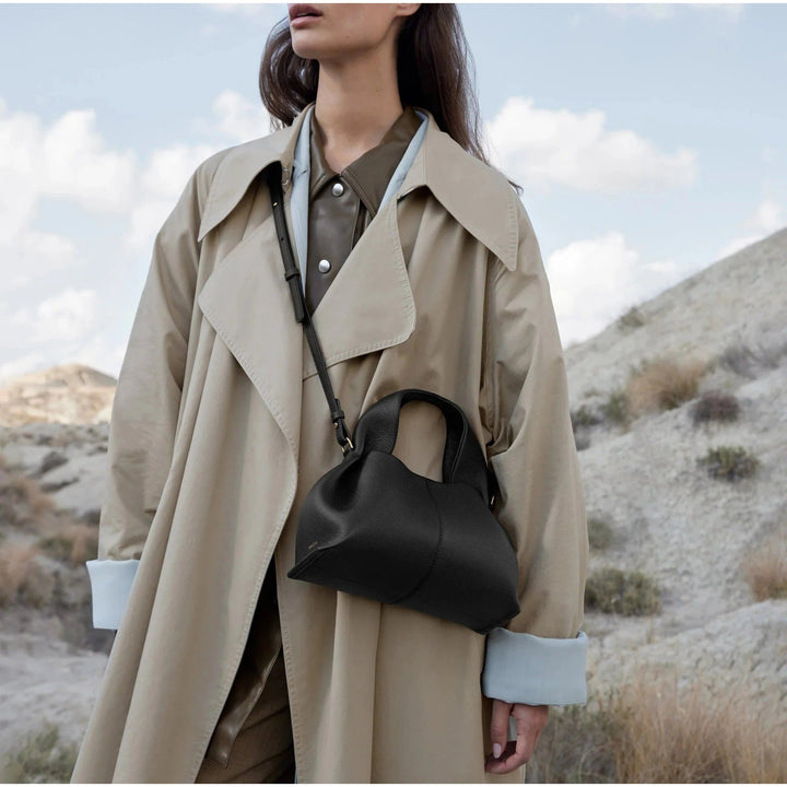 Annie | Stylish Travel Companion